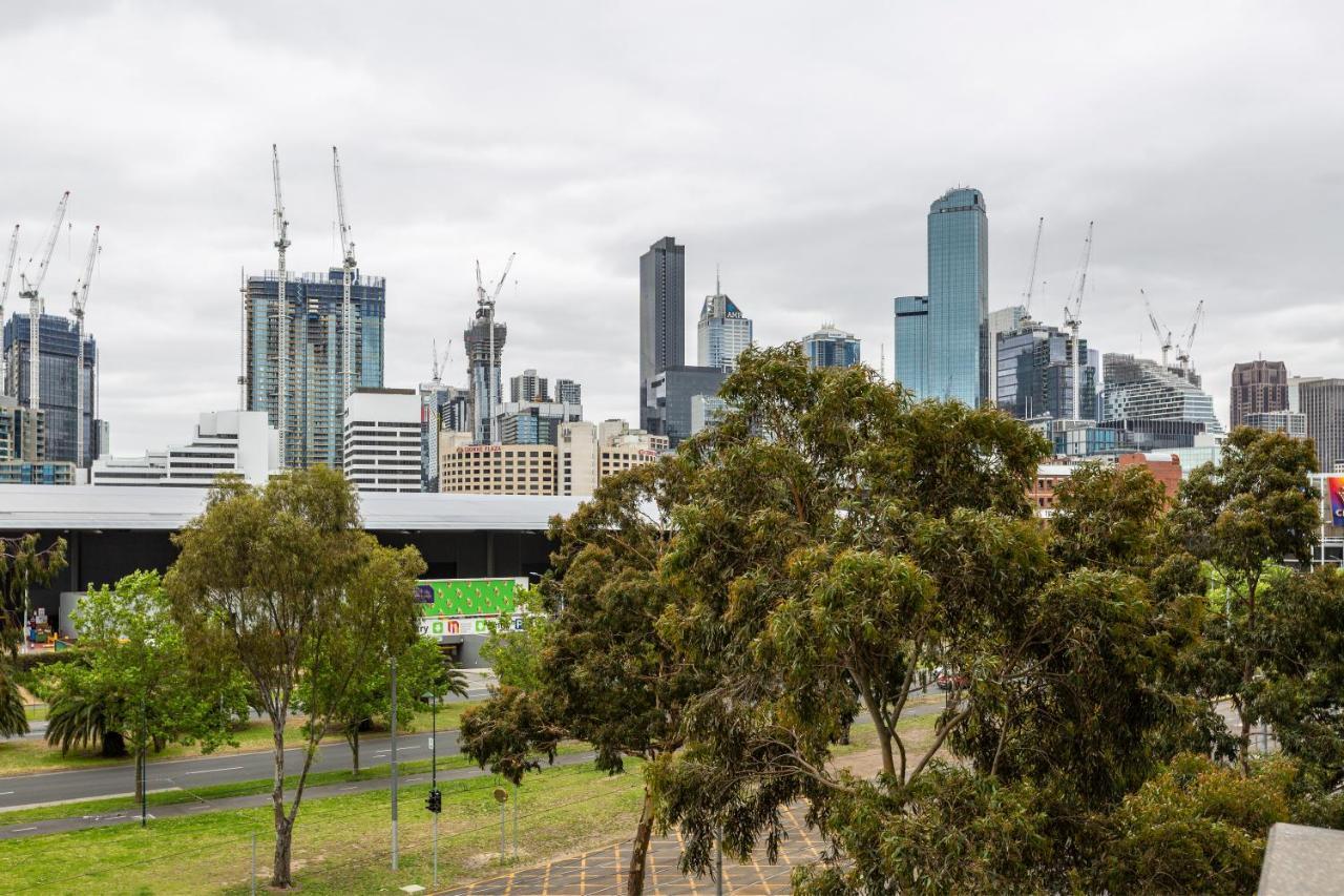 ☆Of Southbank☆Light Filled Apartment☆Huge Private Terrace With City Views☆Parking☆Pool☆Gym☆Wifi メルボルン エクステリア 写真